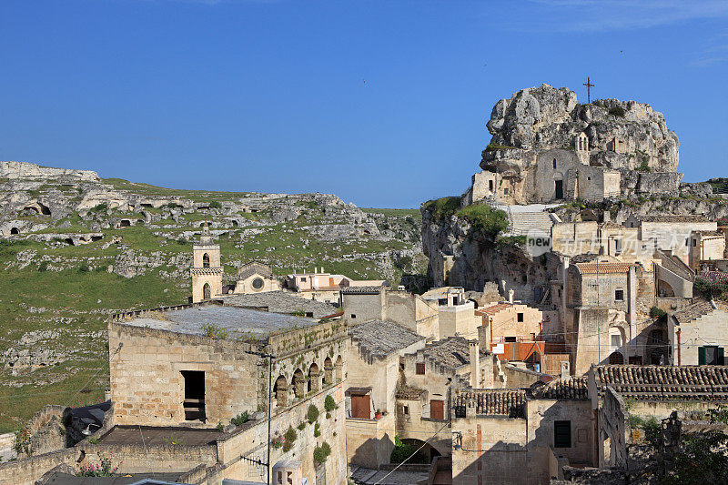 Matera Sassi citycape和Murgia Timones caves，巴西教堂